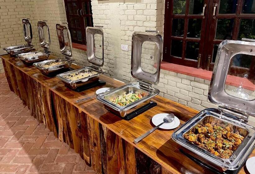 אתר נופש Naaharbagh Rajgarh