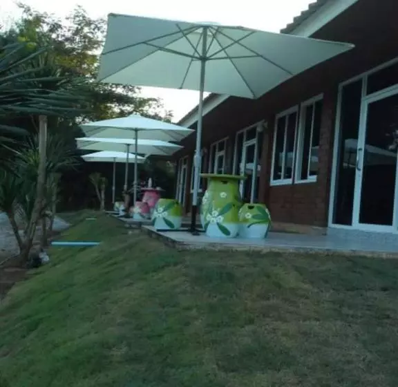 Lomakeskus Pruksatara Garden