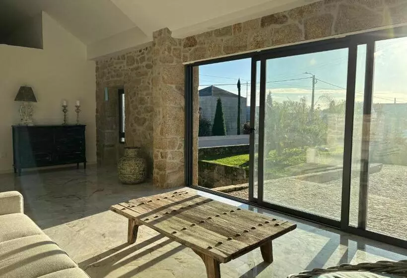 Aamiaismajoitus (B&B) Paços Do Douro, Chambre Privée Avec Piscine