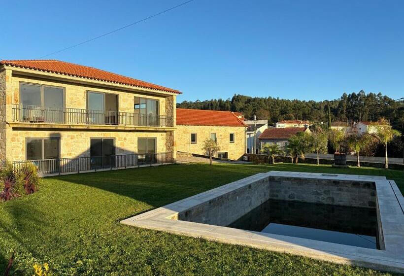 Nocleg ze śniadaniem Paços Do Douro, Chambre Privée Avec Piscine