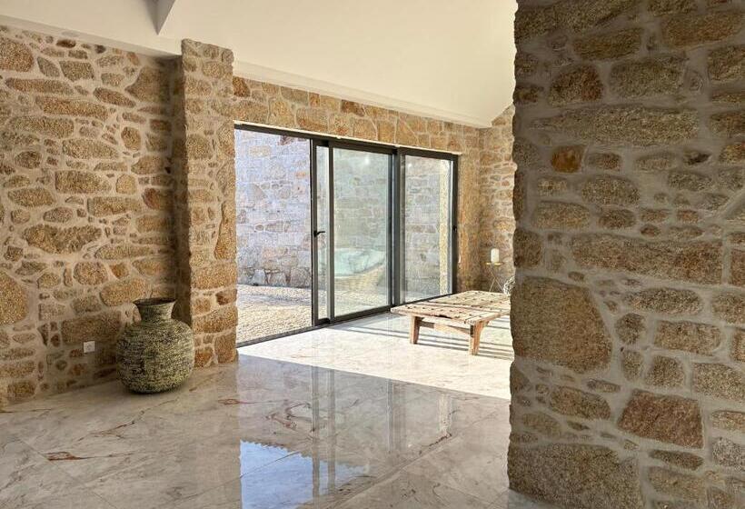 Nocleg ze śniadaniem Paços Do Douro, Chambre Privée Avec Piscine