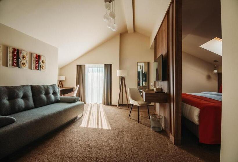 تختخواب و صبحانه Pensiunea Gambrinus