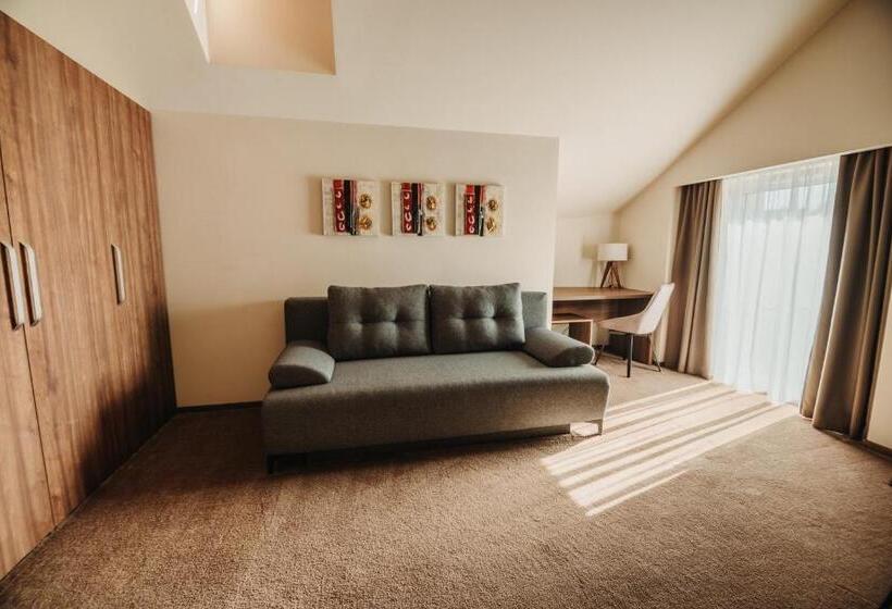 تختخواب و صبحانه Pensiunea Gambrinus