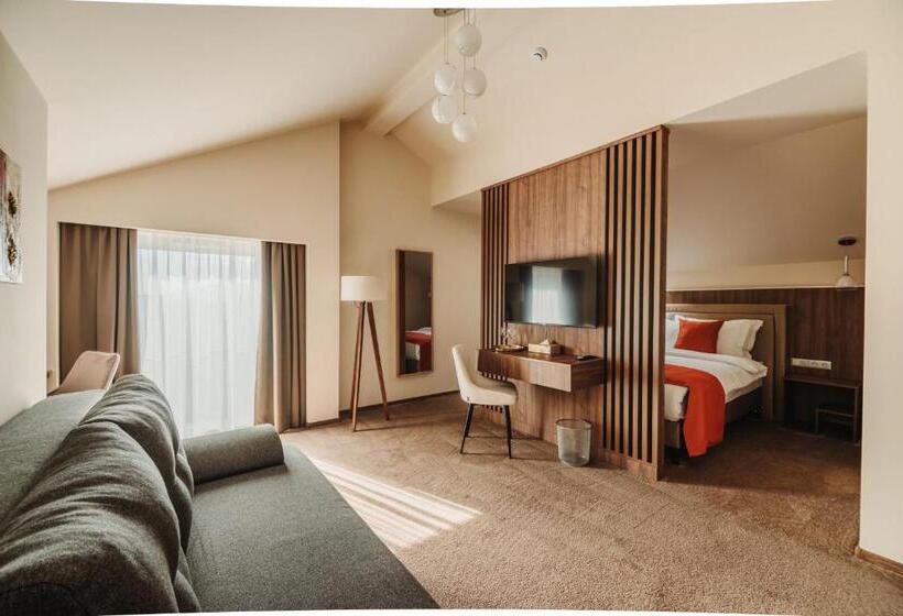 تختخواب و صبحانه Pensiunea Gambrinus