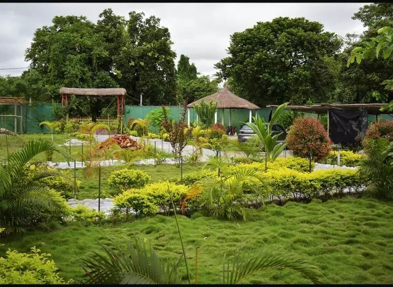 Hotelli Falcon Jungle Resort