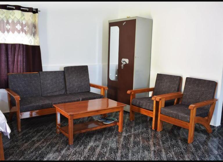 فندق Falcon Jungle Resort