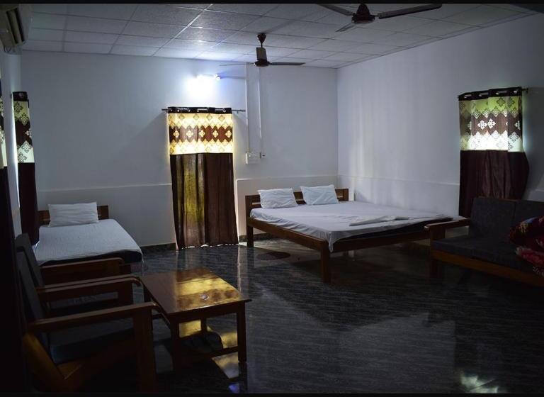 فندق Falcon Jungle Resort