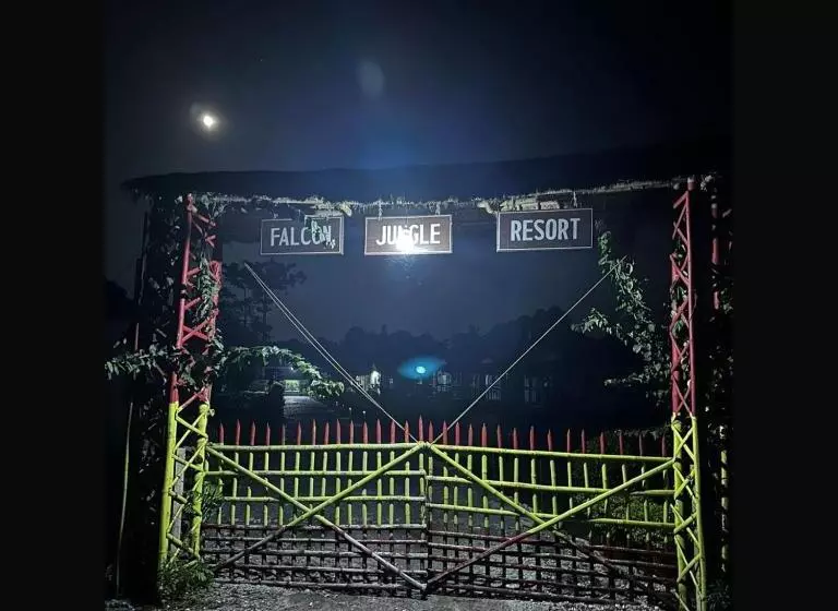 Hotelli Falcon Jungle Resort