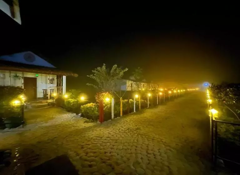 Hotelli Falcon Jungle Resort