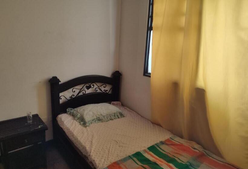 호텔 Habitaciones Con 1 Cama Y Baño Privado