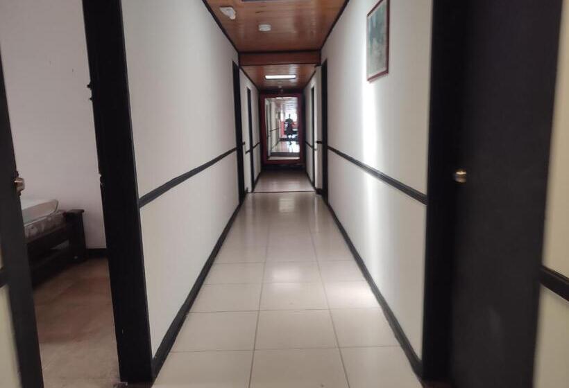 호텔 Habitaciones Con 1 Cama Y Baño Privado