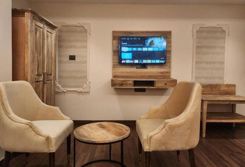 Hotel Infinia Stays A Luxury Boutique