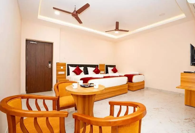 ホテル Kalpana Residency