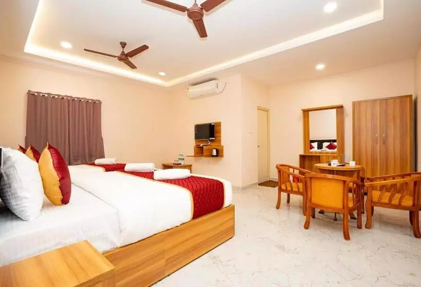 ホテル Kalpana Residency