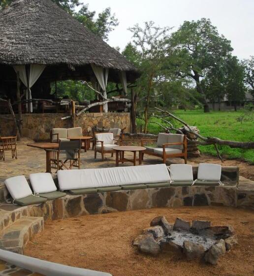 酒店 Mikumi Wilderness Camp