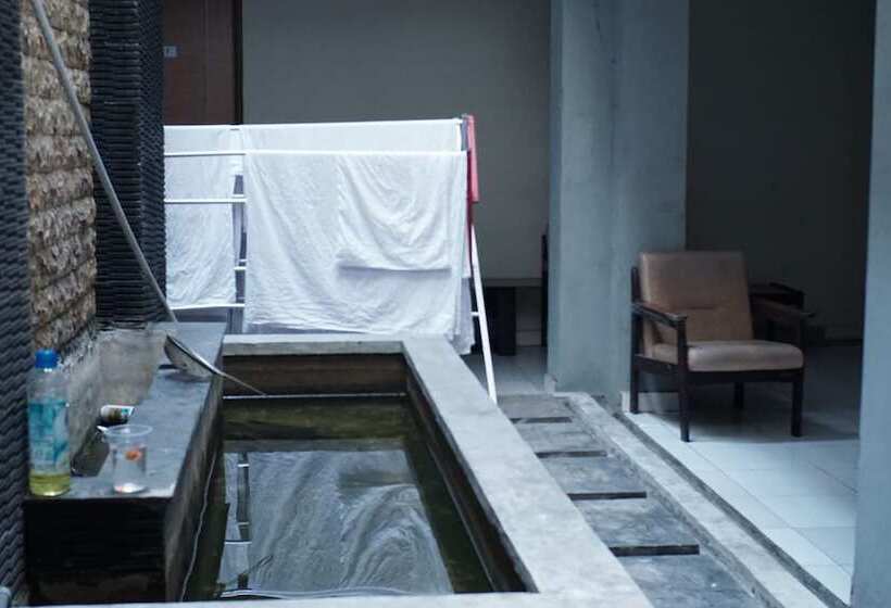 Отель Oyo 93343 Sukma Residence