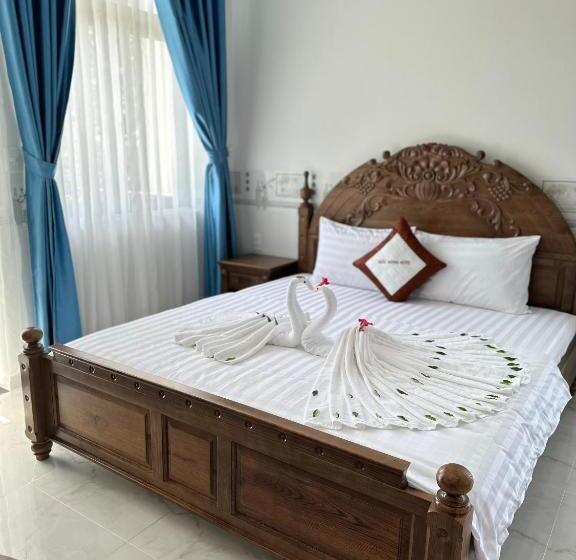 هتل Quốc Hương