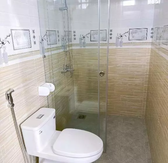 هتل Quốc Hương