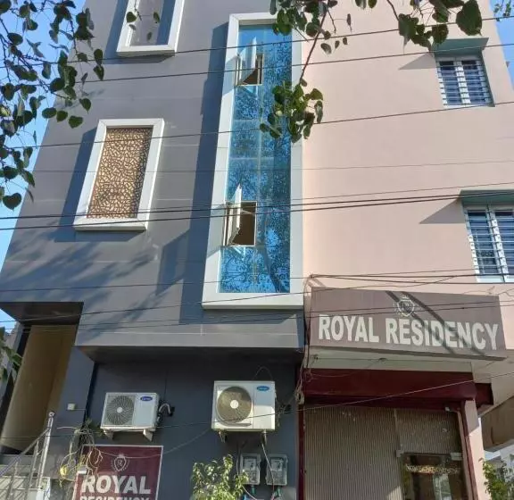 ホテル Royal Residency
