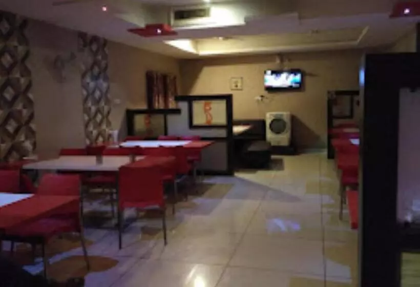 Hotelli Shantidoot , Gadarwara