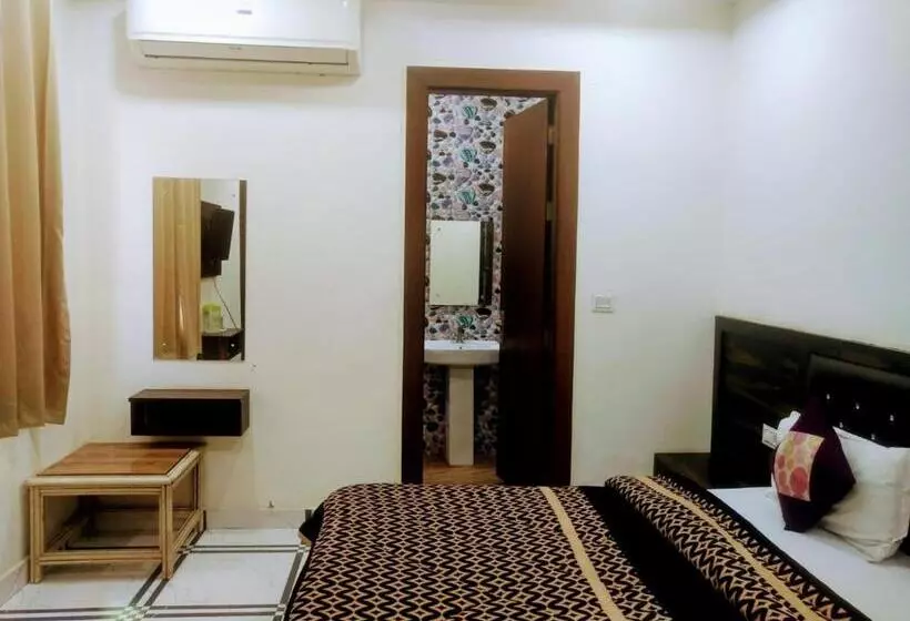 هتل The Corridor