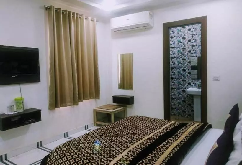 هتل The Corridor