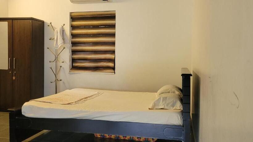 בית מלון כפרי Thengaparambath Retreat