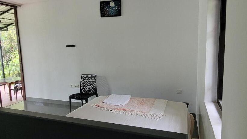 בית מלון כפרי Thengaparambath Retreat