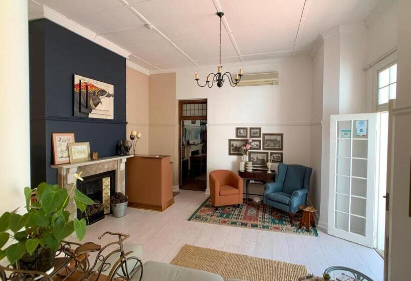 Majatalo Dale Court Guest House