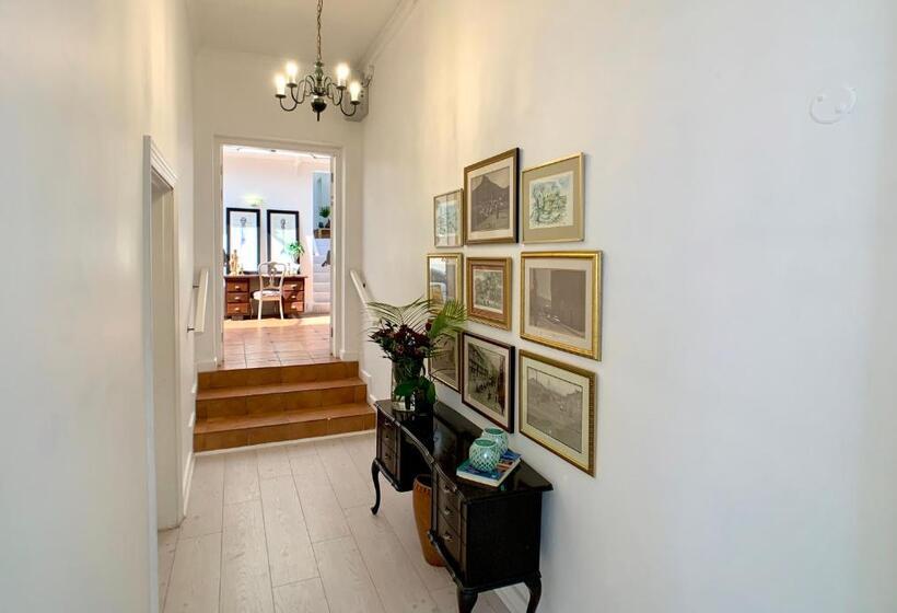 Majatalo Dale Court Guest House