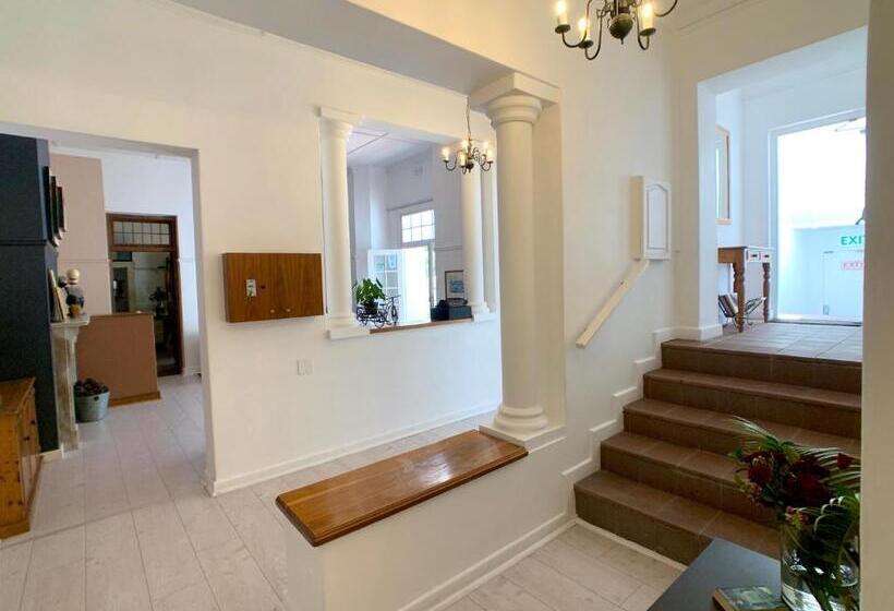 Majatalo Dale Court Guest House