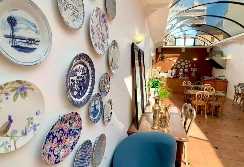 ペンション Dale Court Guest House