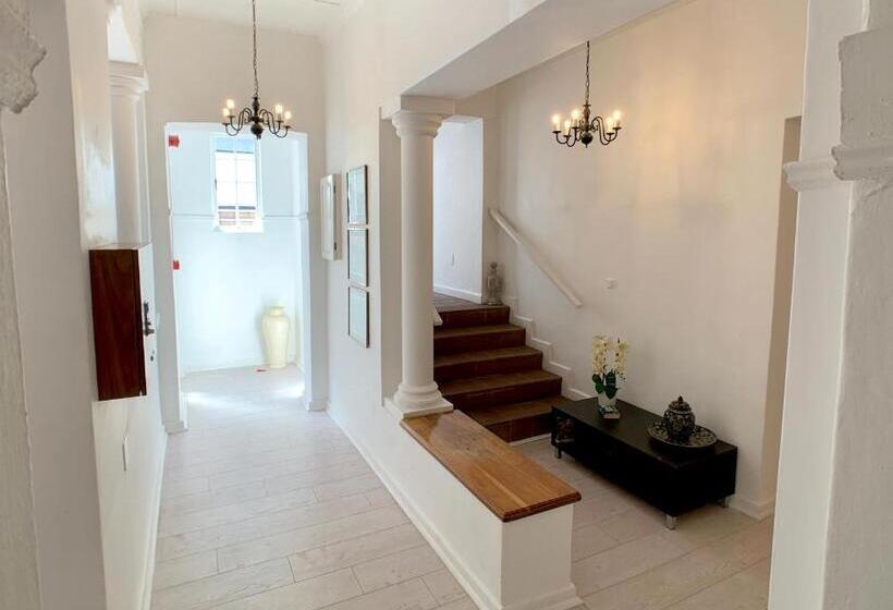 Majatalo Dale Court Guest House