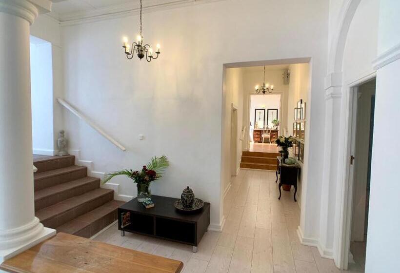 Majatalo Dale Court Guest House