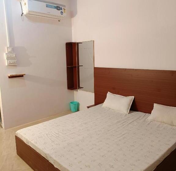 펜션 Narayan Guest House