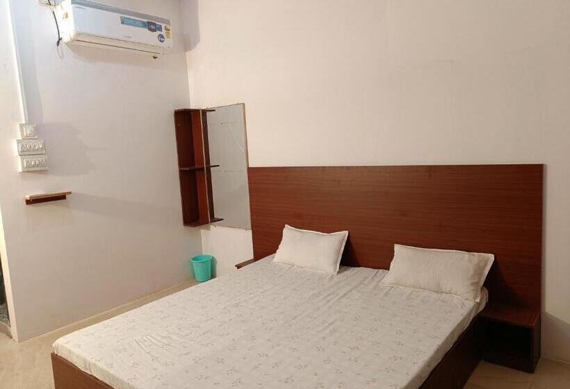 펜션 Narayan Guest House