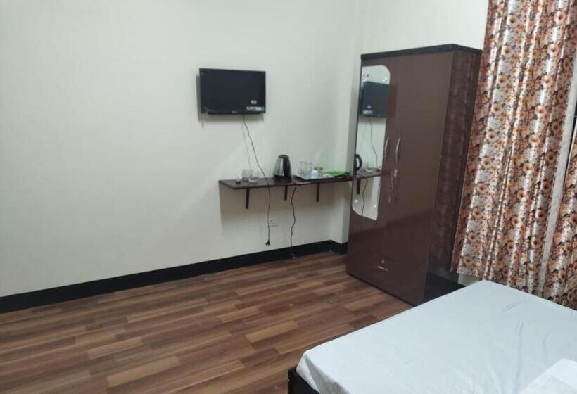 פנסיון Nrl Guest House