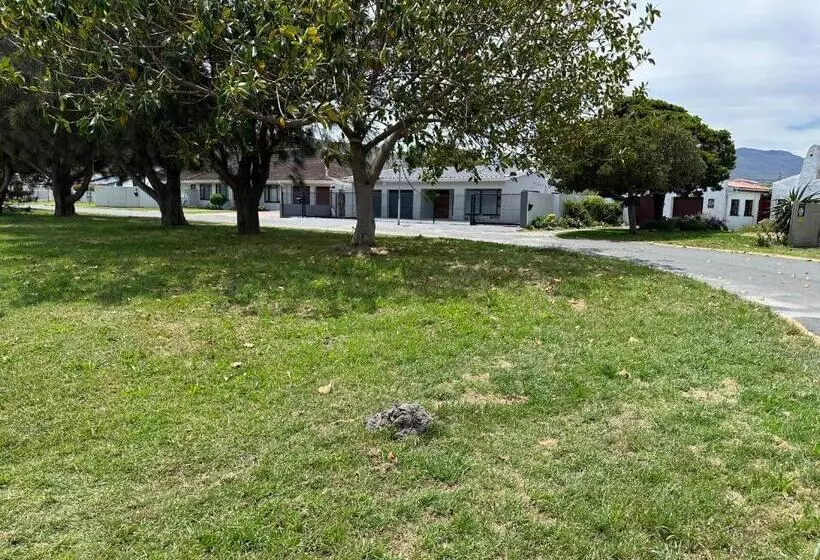 Majatalo Tranquil Private Rooms Hermanus