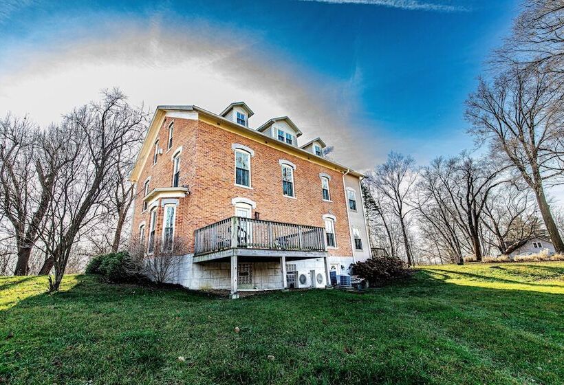 Общежитие Furness Mansion