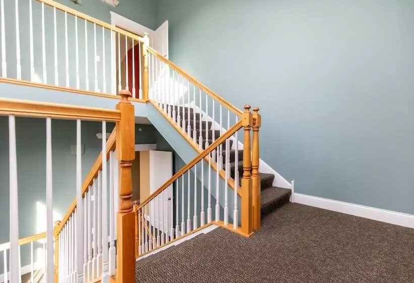 Retkeilymaja Furness Mansion