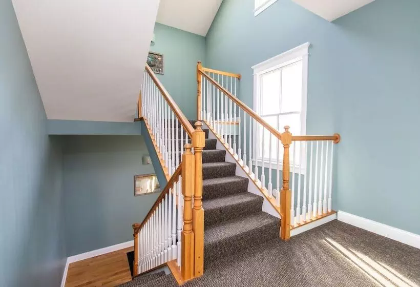 Retkeilymaja Furness Mansion