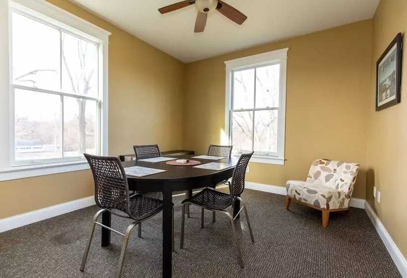 Retkeilymaja Furness Mansion