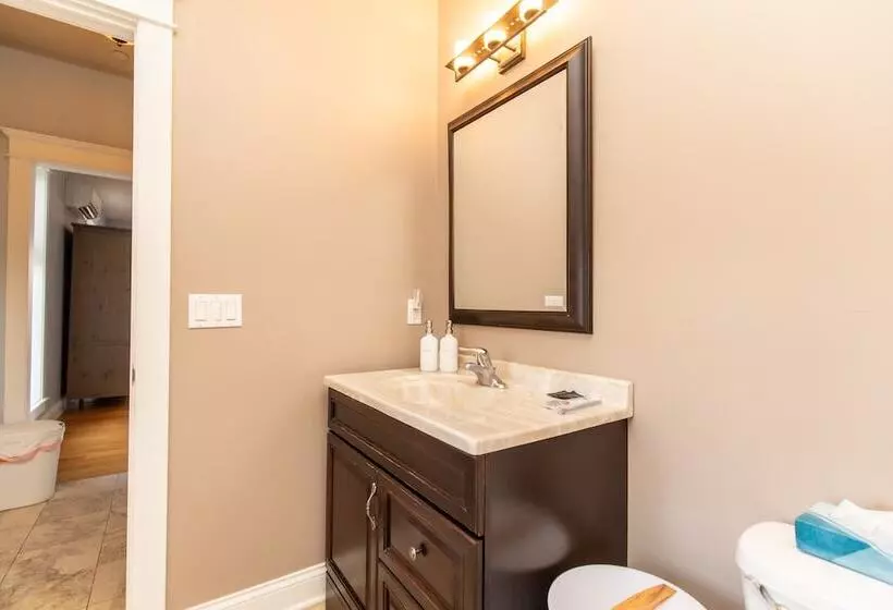 Retkeilymaja Furness Mansion