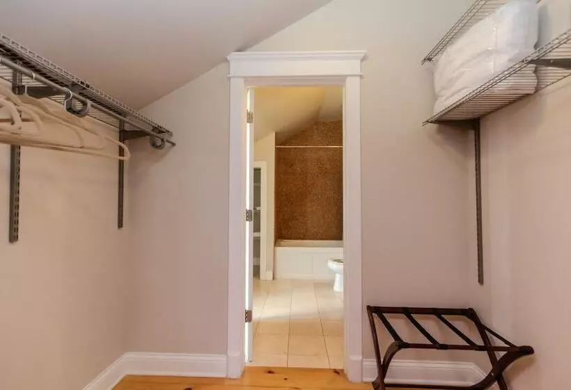 Retkeilymaja Furness Mansion