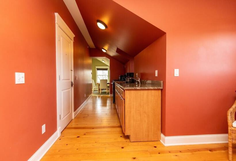 Общежитие Furness Mansion