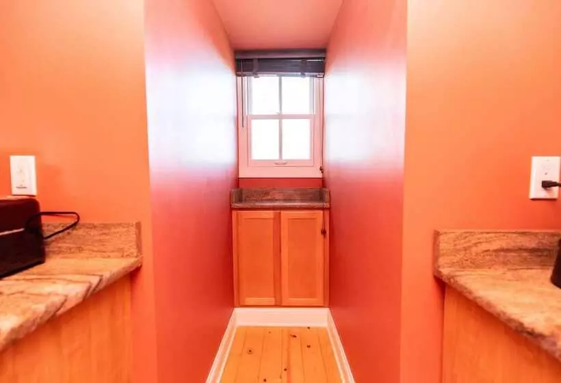 Retkeilymaja Furness Mansion