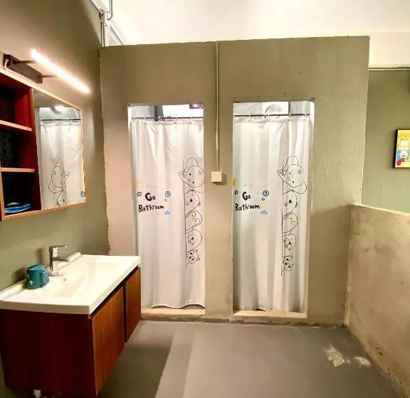 ユースホステル Gar S Homestay