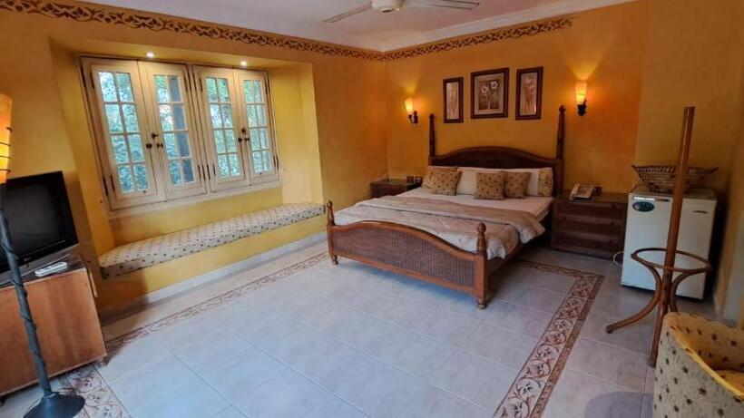 تختخواب و صبحانه Lunar King Mariout