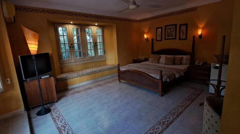 تختخواب و صبحانه Lunar King Mariout