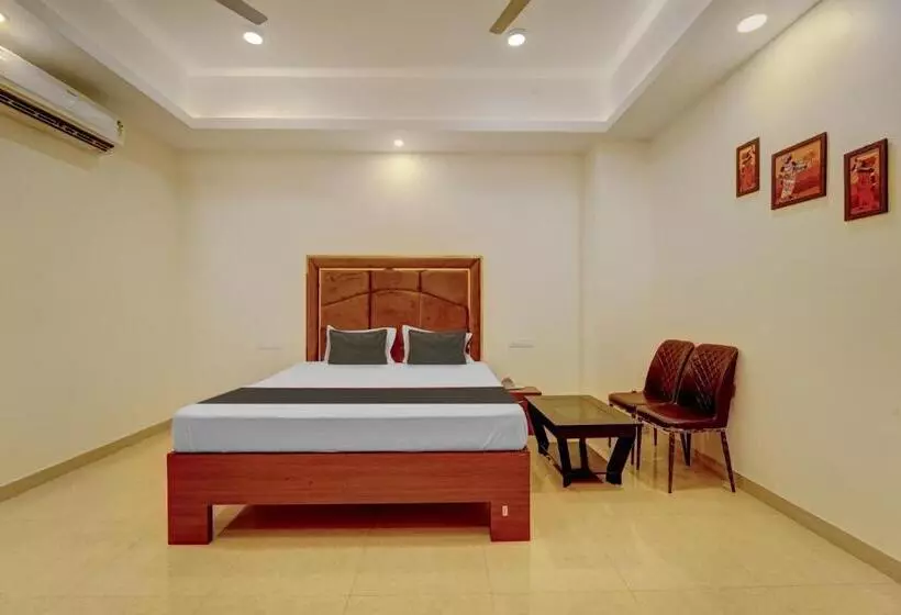 Collection O Saria Hotel & Banquet Hall